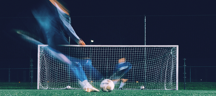 Strzał na bramkę - piłka nożna